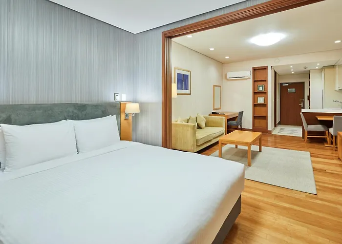 Somerset Palace Apartment