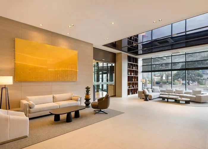 Somerset Palace Apartment *